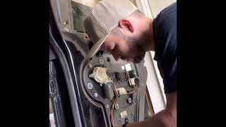 2007 - 2011 Jeep JK rear door window regulator replacement