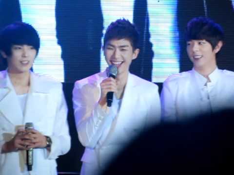 120112 ZE:A Introduction in Tagalog at Trinoma