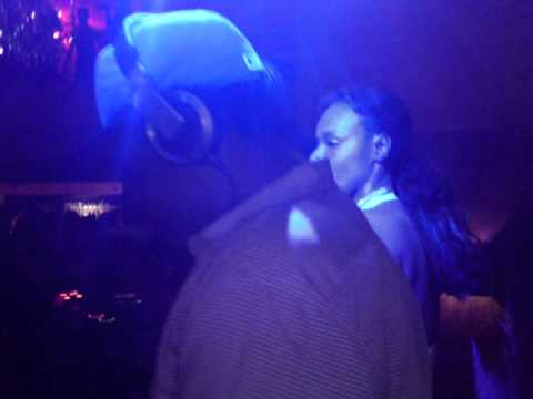 In bed with space @ STADTCAFE Innsbruck 01.04.2011