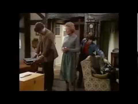 Prigionieri delle pietre (Children of the stones - 1977)  - Episode 1 (sub-ita)