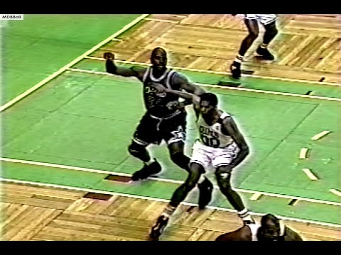Shaq Battles Robert Parish - Magic @ Celtics April 1994