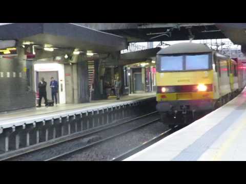 Class 90047 & 90042 - Freightliner - At Speed - Stafford - 28.08.2018