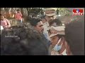 తమాషాలు చేస్తున్నారా..  నేను చూడని ప్రభుత్వమా.. |  YS Vijayamma Warning to Police | hmtv - Video