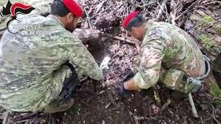Bergamo, il video delle armi da guerra scovate sottoterra dai carabinieri «cacciatori»