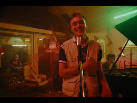 martin luke brown - walking on air [Live at Middle Farm]