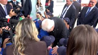 Un bambino ad Amatrice a Mattarella: «Puoi far rimettere il 'Sì' alla fine dell’inno nazionale»