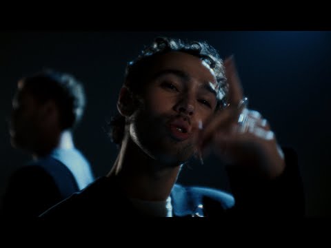 MAX - STRINGS (feat. Bazzi & JVKE) [Performance Video)