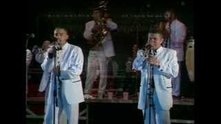 Se esta muriendo un corazón - La Arrolladora Banda el Limón (En vivo Mazatlan 2004)