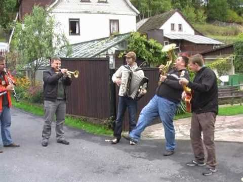 Die Runden Oberkrainer    Übern Loibelpaß