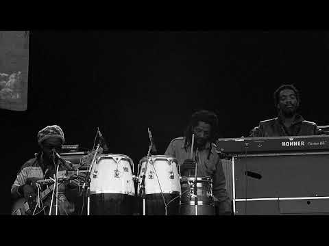 I-Threes - Medley (Version)