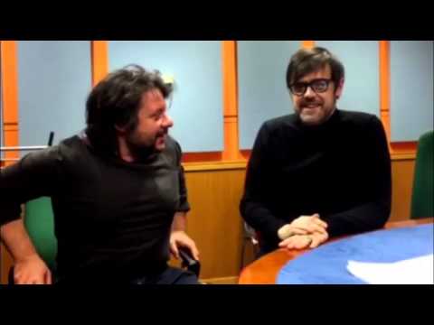 Lillo e Greg - Brutta figura di Lillo durante le riprese per Marchette in trincea.