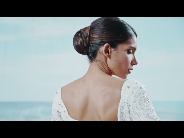 فستان تول شك كامل بالكريستال بطبقات من الهدب