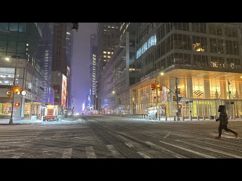 New York City live , snow storm walking, Manhattan 5am 12/27/2025