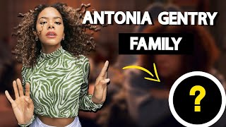 Exclusive Photos! Antonia Gentry Family: Sister, Mother, Father