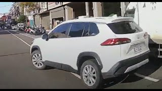 上個班左閃右閃（檢舉成功）