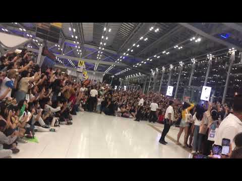 KCON Wannaone airport full 20180929