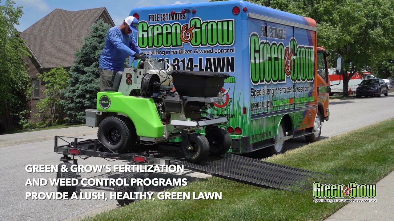 Green & Grow’s Fertilization and Weed Control programs provide a lush, healthy, green lawn.