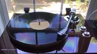 Video thumbnail for Akai BT-500 Turntable by Vlad von Grigorian