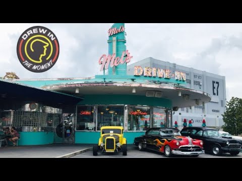 Crítica Drive-in de Mels | Universal Studios | Experimentando um cheeseburger com bacon!
