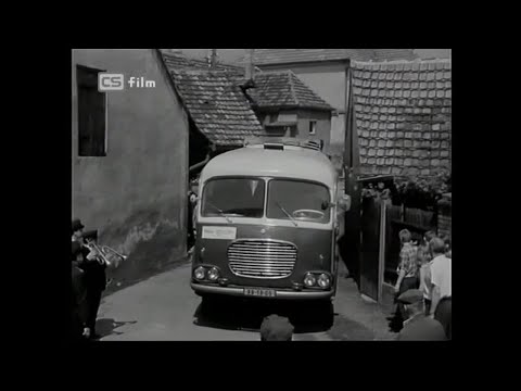 Autobus Škoda 706 RO s netradičnou karosériou vo filme Panenství a kriminál (1969)
