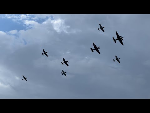 Symphony of Piston Engines - Formation of Eight WWII Warbirds (Mustang, Corsair, Spitfire etc)