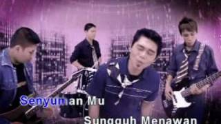 Download lagu Nurhanizah - Redstone mp3 Download lagu Nurhanizah - Redstone mp3