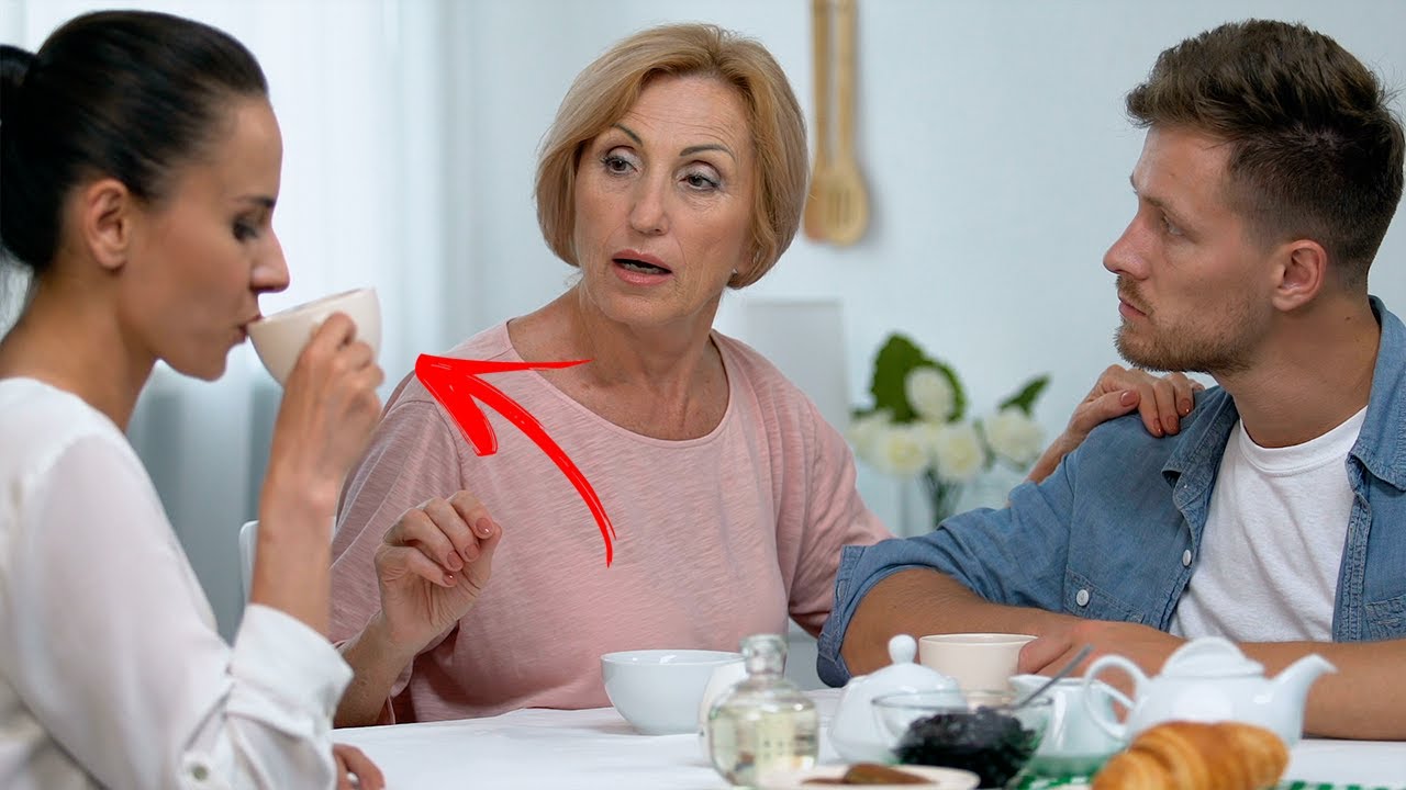 Sogra preparou chá para nora GRÁVIDA, 2 minutos depois a mulher vai pro hospital e filho faz isso!