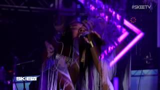 Melanie Fiona &quot;Bite The Bullet&quot; Live Acoustic Performance on SKEE TV