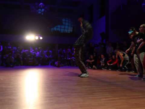 A-STYL (B-Soul) vs. FÉNIX (Wolf pack) - finále MČR street battle Brno 1.2.2014