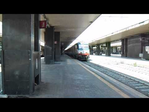 E402.035 in partenza con l' IC 553 Roma Termini - Reggio Calabria Centrale