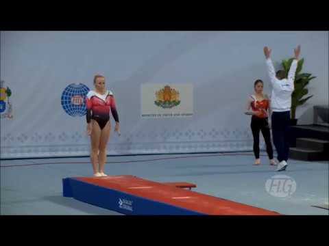 Анна Коробейникова   прыжки на акробатической дорожке