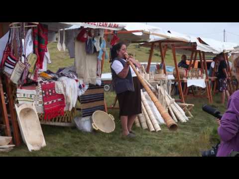 Glas de tulnic la Targul de Fete de pe Muntele Gaina 2017
