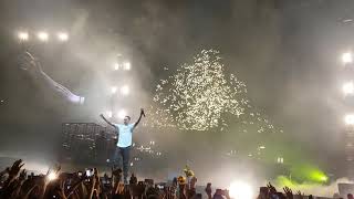 Twenty One Pilots First Live Performance of &quot;Leave the City&quot;