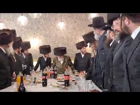 Viznitz Rebbe Dances At His Grandson's Sheva Brochos - Tammuz 5783