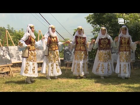 Të rinjtë dropullitë në skenën e Festivalit Folklorik të Gjirokastrës  | RTSH
