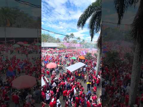 "La #popular hinchada del #medellin  en la previa final de #ligabetplaydimayor | RXN 1998 OFICIAL" Barra: Rexixtenxia Norte &bull; Club: Independiente Medellín