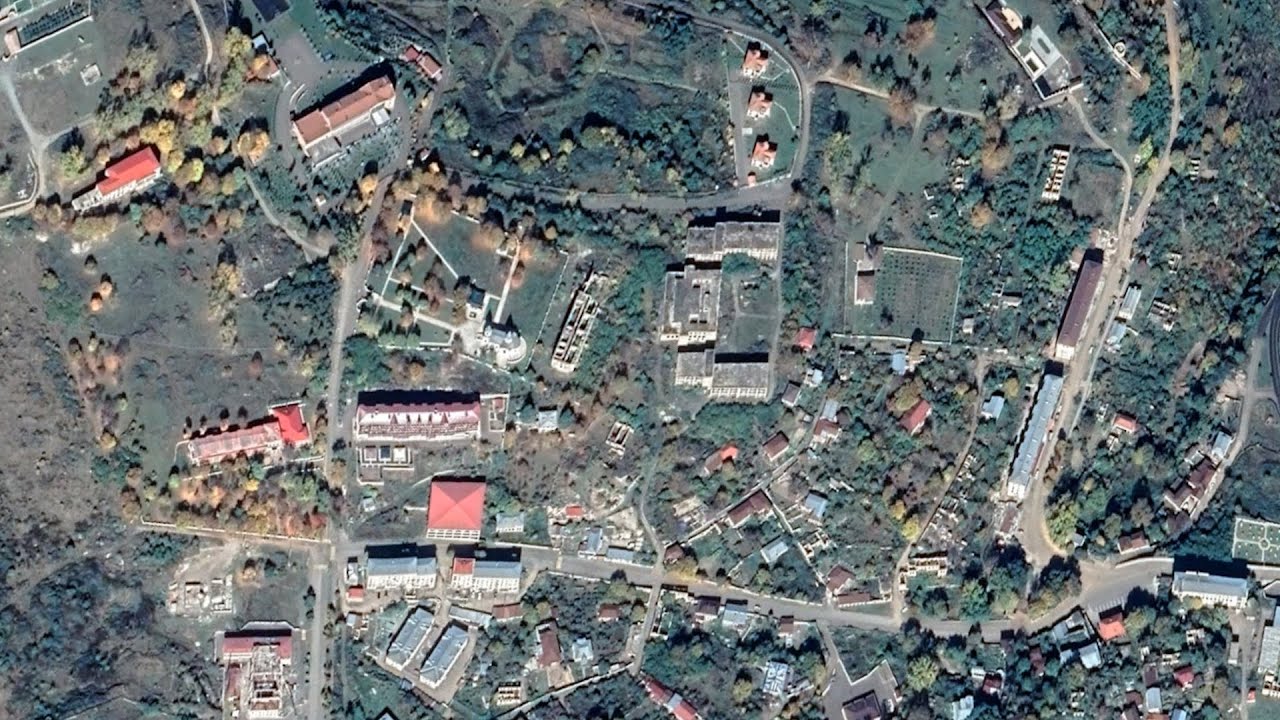 Թշնամին ավերել է Շուշիի «Կանաչ ժամ» եկեղեցին