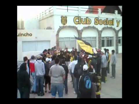 "Ensayo de vientos y percusión de La Incomparable" Barra: La Incomparable • Club: Deportivo Madryn • País: Argentina