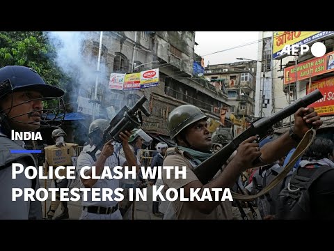 India: Tear gas fired at protesters angry at doctor's murder | AFP
