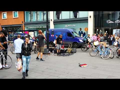 Mr  Woodnote feat. Eva Lazarus, Lil Rhys