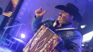 Los Huracanes del Norte -  La Suburban Dorada (En Vivo)