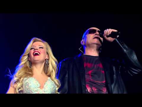 Слави и Ку Ку Бенд -    Назад, назад, моме Калино (live Арена Армеец)