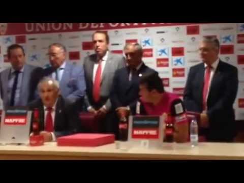 Esteban en su despedida oficial del Almería