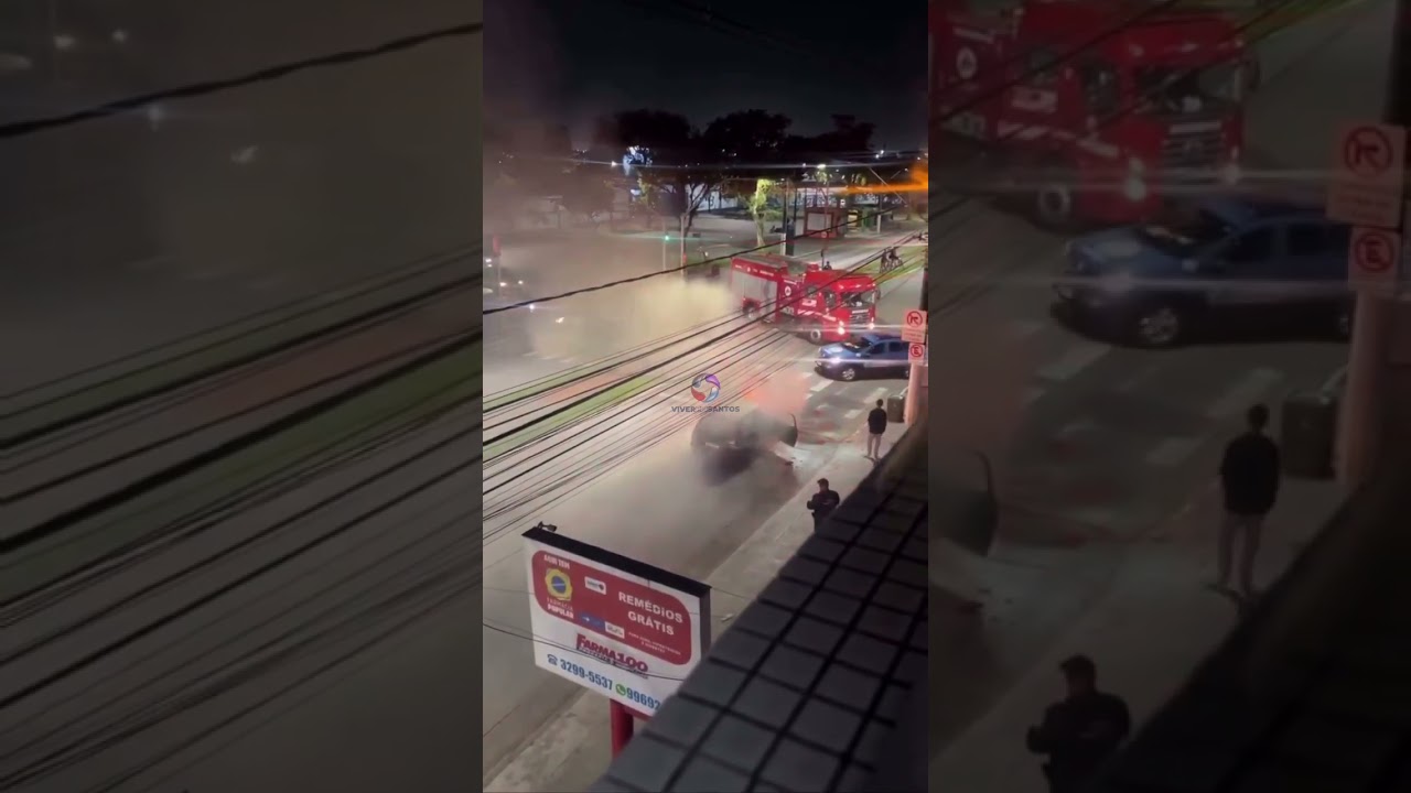 Incêndio atinge carro na Avenida Nossa Senhora de Fátima, em Santos.