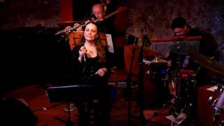 Stefania D'Ambrosio - La chiave inglese ( Avion Travel)