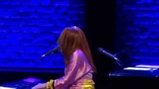 Tori Amos - Wedding Day + Tigh is High (Berlin 2014)