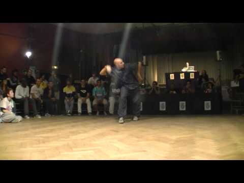 Salas Demo jury Battle King on the floor