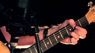 David Guetta - Sexy Bitch (Acoustic Cover by Jono Goldthorpe)