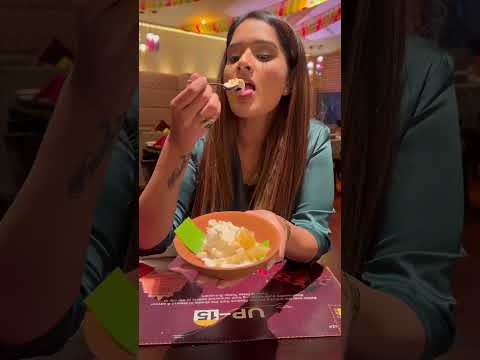 Icecream k sath ultimate combo | Indian food blogger #shorts #ytshorts #viral