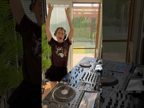 DJ GABI TECH HOUSE MIX - BABY BABY x SWEET DREAMS 🔥🎶💃  #dj #djmix #remix #mashups